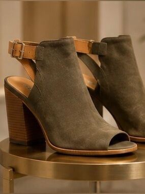 Steve Madden Olive Peep-Toe Block Heels